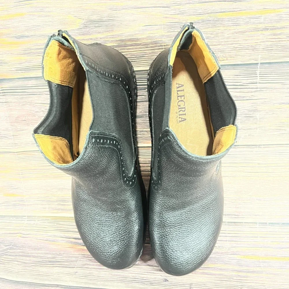 Alegria Men's Jony Black Leather Slip On Chukka Boots‎